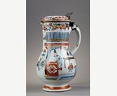 Polychrome : porcelain ewer with decoration "Famille Rose"  of court women and flowers  - China Yongzheng Period 1723/1735 Western silver mount 18th century