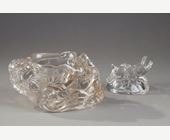 Works of Art : Rock crystal box featuring a rabbit jumping over the waves ecumantes - China 19th century