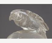 Works of Art : Small sphere in pure rock crystal surmounted by a raptor -China 19em century