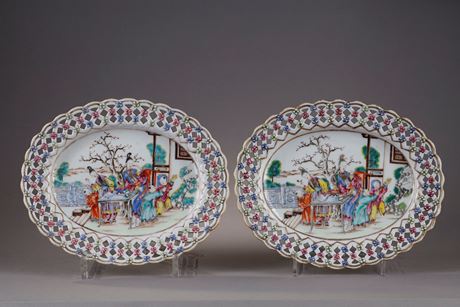 Polychrome : Pair of oval dishes. Qianlong  period (1736-1795)  