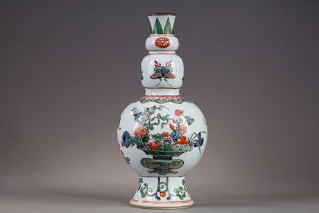 Polychrome : Rare vase en porcelaine triple gourde Famille Verte - Epoque Kangxi 1662/1722
Monture argent tardive