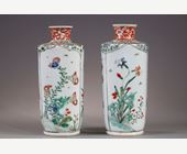 Polychrome : paire de vases en porcelaine de la famille verte - Chine epoque Kangxi 1662/1722 -