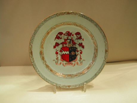 Polychrome : English Armorial plate -Chinese Export about 1755-