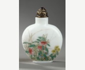 Tabatières : verre emaillé en polychromie de fleurs feuillages et insectes - Yangzhou -
Marque et epoque Qianlong 1736/1795