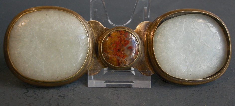 Works of Art : Bell buckle  metal and sculpted jade   - 18/19 century - 