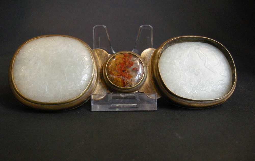 Works of Art : Bell buckle  metal and sculpted jade   - 18/19 century - 