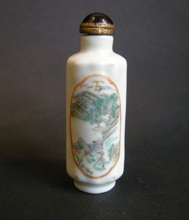 Snuff Bottles : porcelain snuff bottle with two panels decorated with figures in a landscapes  _ 19th century