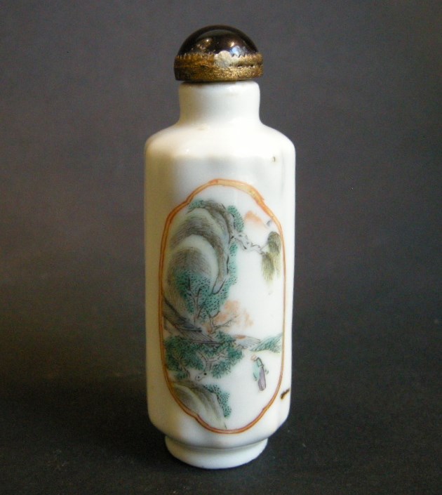 Snuff Bottles : porcelain snuff bottle with two panels decorated with figures in a landscapes  _ 19th century
