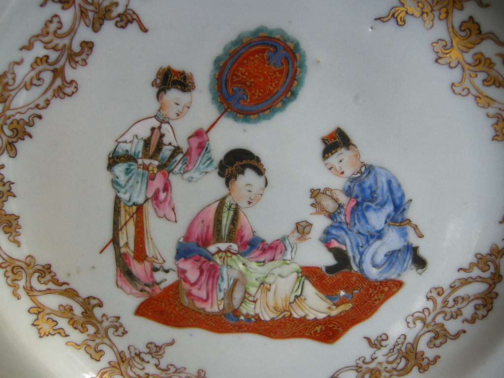 Polychrome : Chinese porcelain with a lady and her servants-Yongzheng period-