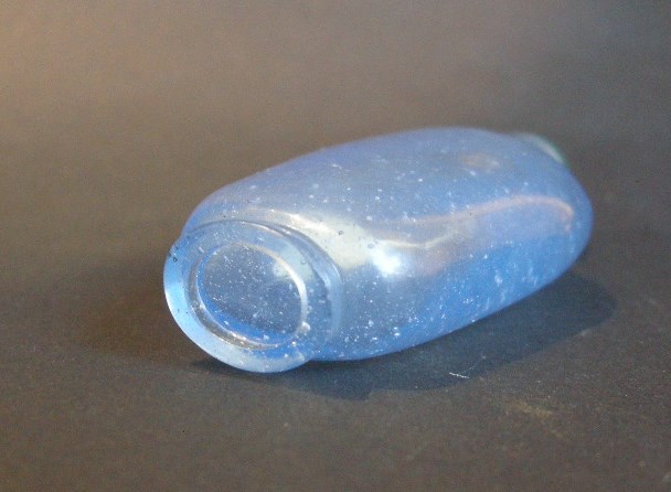 Snuff Bottles : Nice snuff bottle glass light blue transparent  - 1750/1820 -
