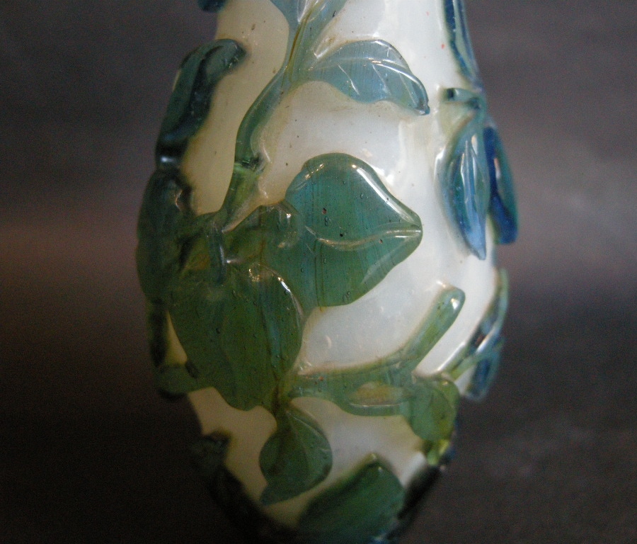 Works of Art : small vase overlay glass turquoise  blue, green  on ground white opaque decorated with longevity peach and foliage -    18/19° century 
