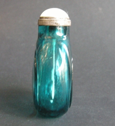 Tabatières : Flacon tabatière en verre  couleur turquoise - Imperial marque et epoque Guangxu 1875/1908

