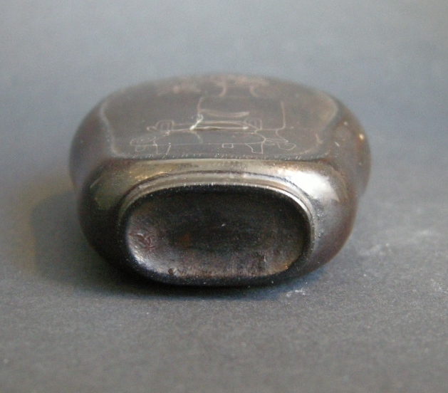 Snuff Bottles : Lacquered wood snuff bottle - 19th century-