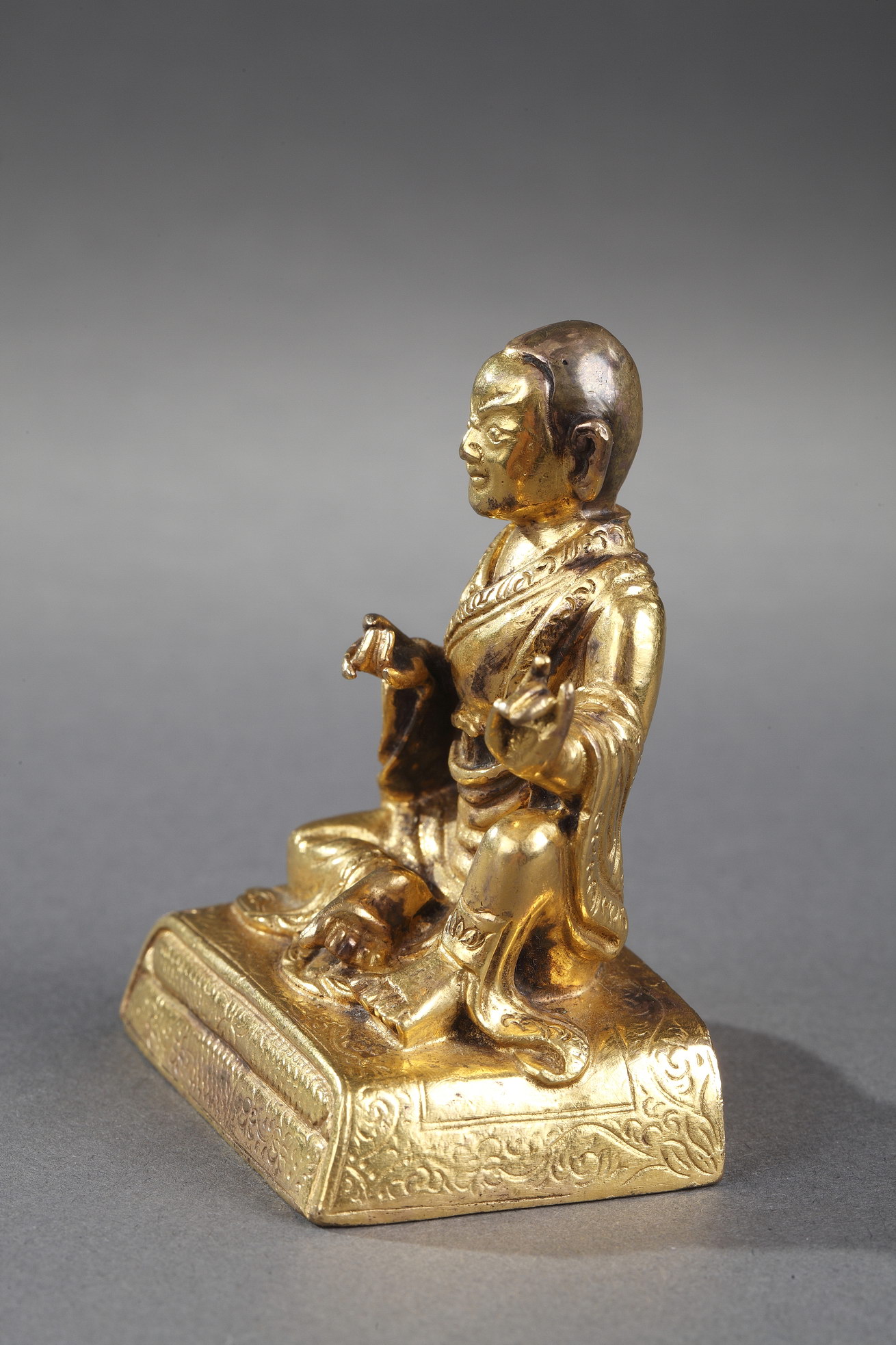 Works of Art : Small figure of Lhama  in gold bronze - Seated in Lilasana - Tibet 18th century 
