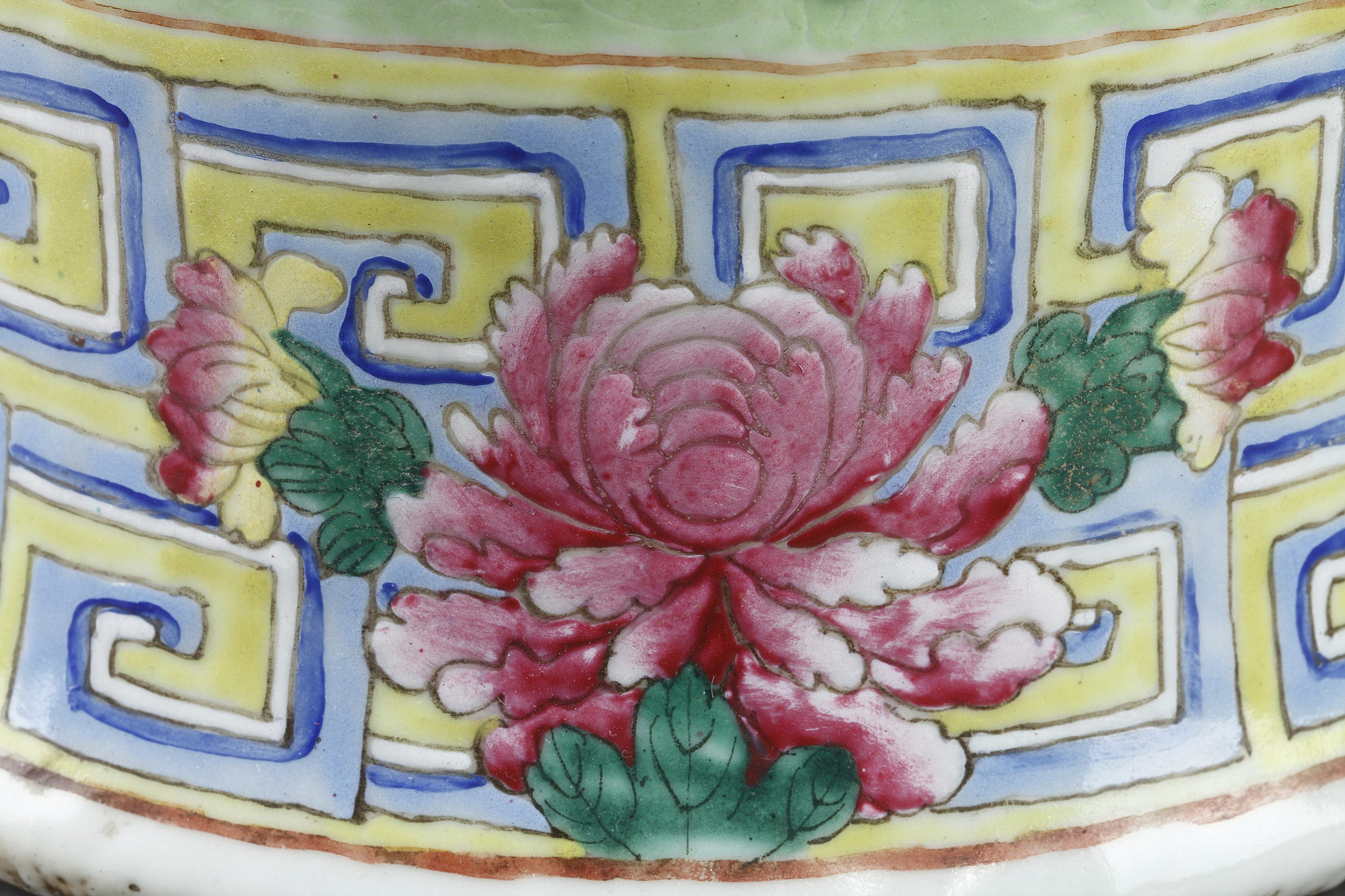 Polychrome : Large vase porcelain decorated in low relief on graviata ground  with three gods star  - circa 19th century -
H 62cm