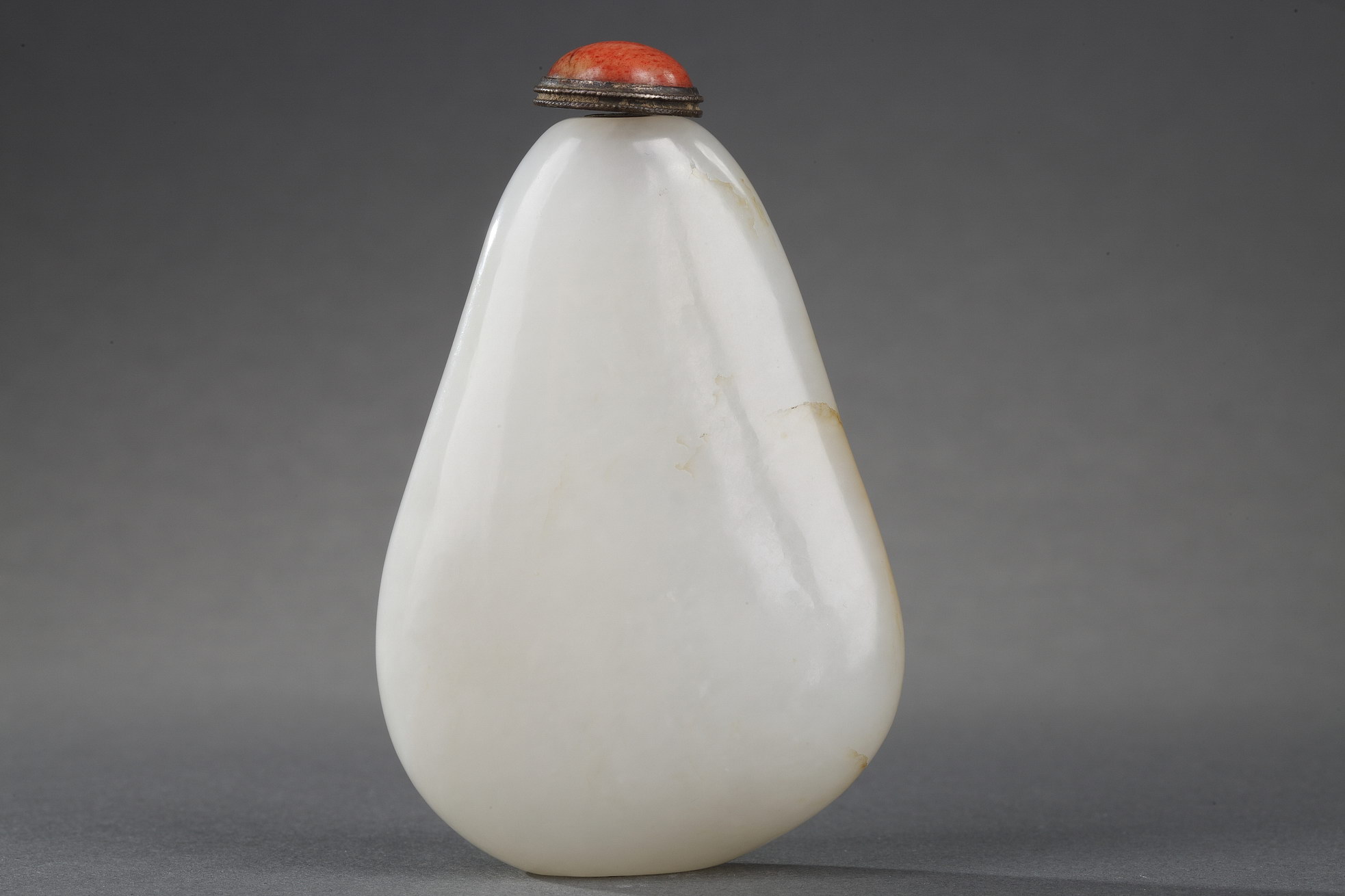 Snuff Bottles : Snuff bottle jade white and brown spot of pebble shape   (Well hollowed) - 1700/1820 -