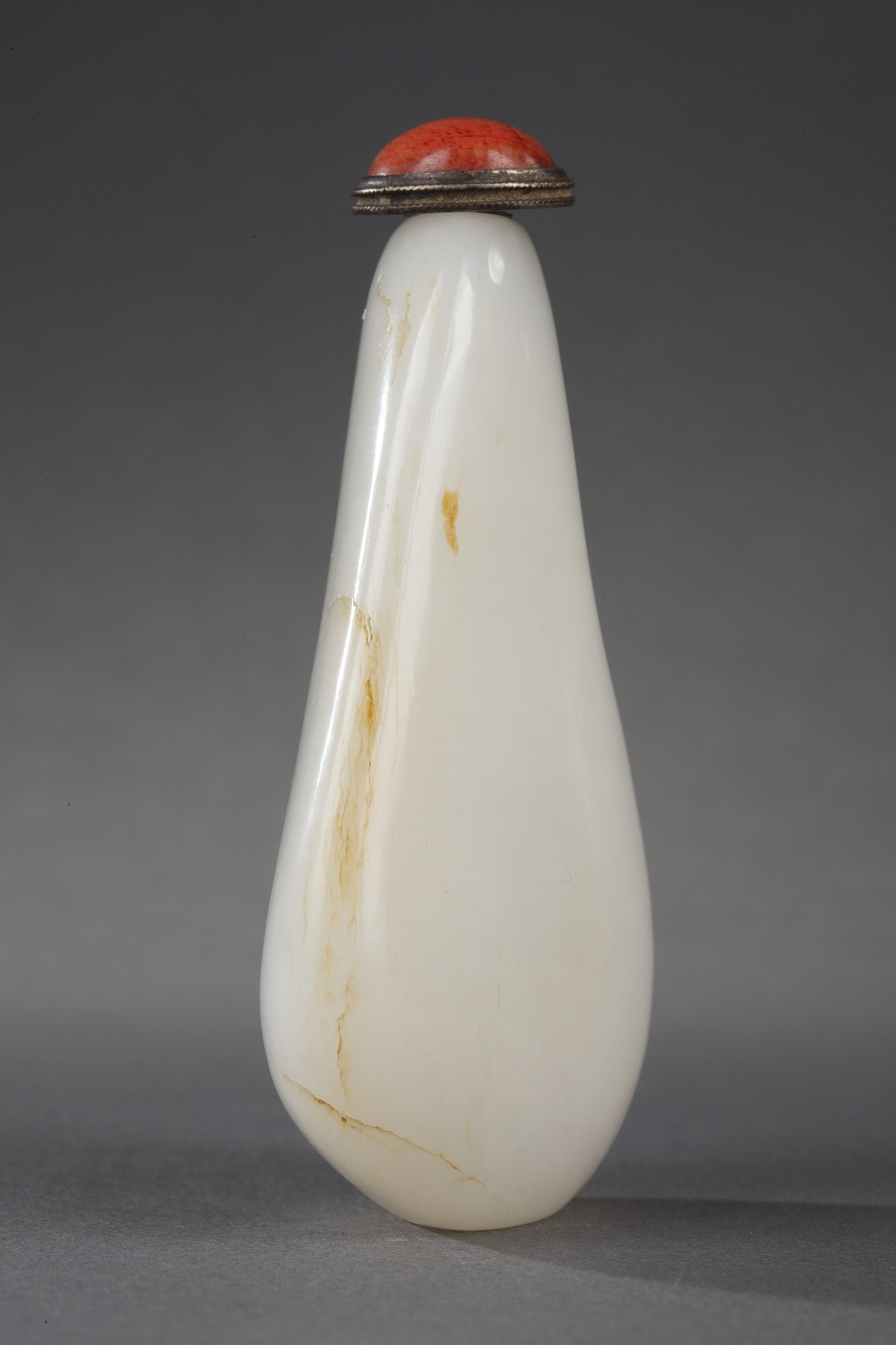 Snuff Bottles : Snuff bottle jade white and brown spot of pebble shape   (Well hollowed) - 1700/1820 -