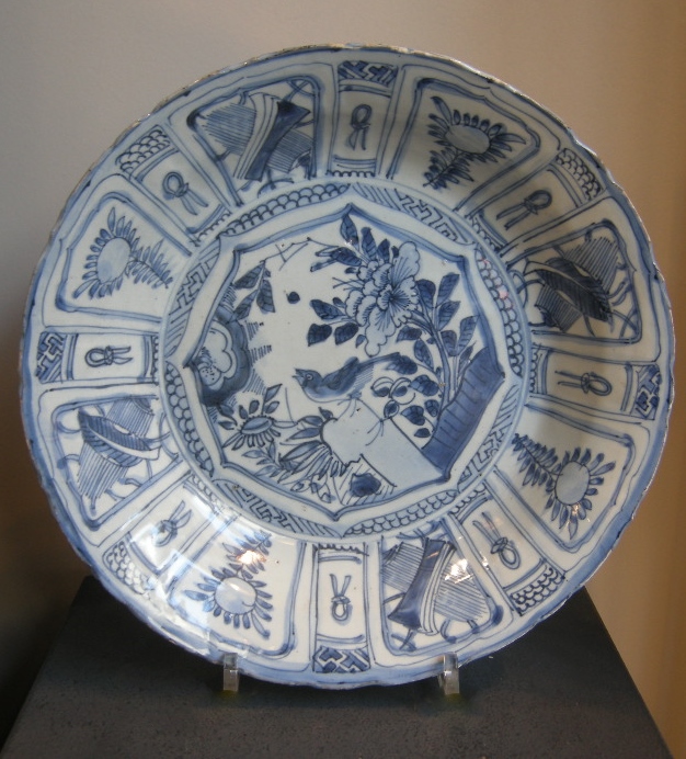 Blue White : Dish blue and white Chinese porcelain Kraackporselein  type - 1600/1620 
Diam 29,(cm