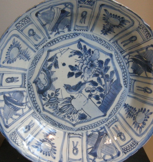 Blue White : Dish blue and white Chinese porcelain Kraackporselein  type - 1600/1620 
Diam 29,(cm