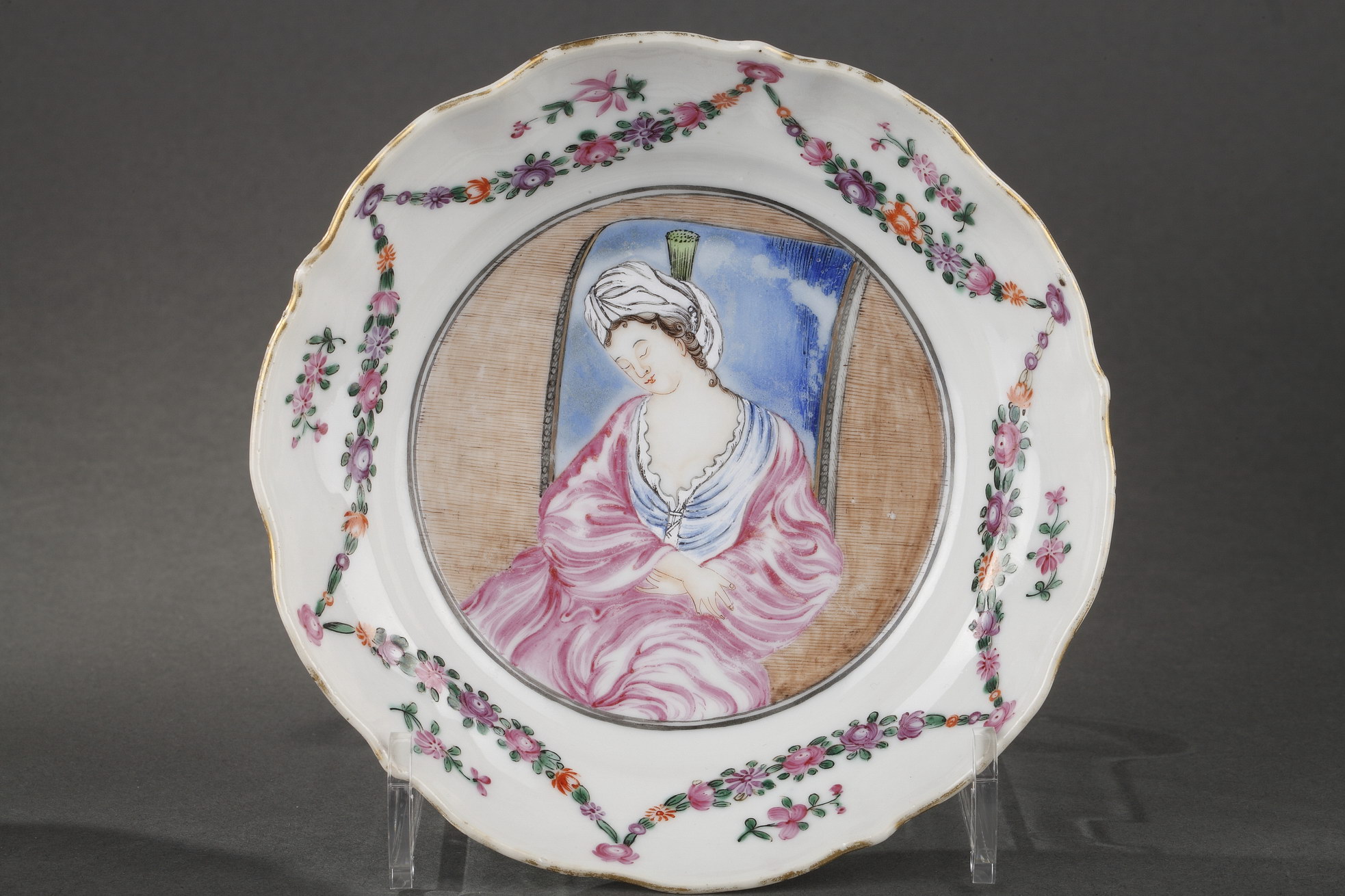 Polychrome : Cup with handle  and saucer decorated with European decor . A wife dressed Oriental  - Qianlong period 1736/1795 -