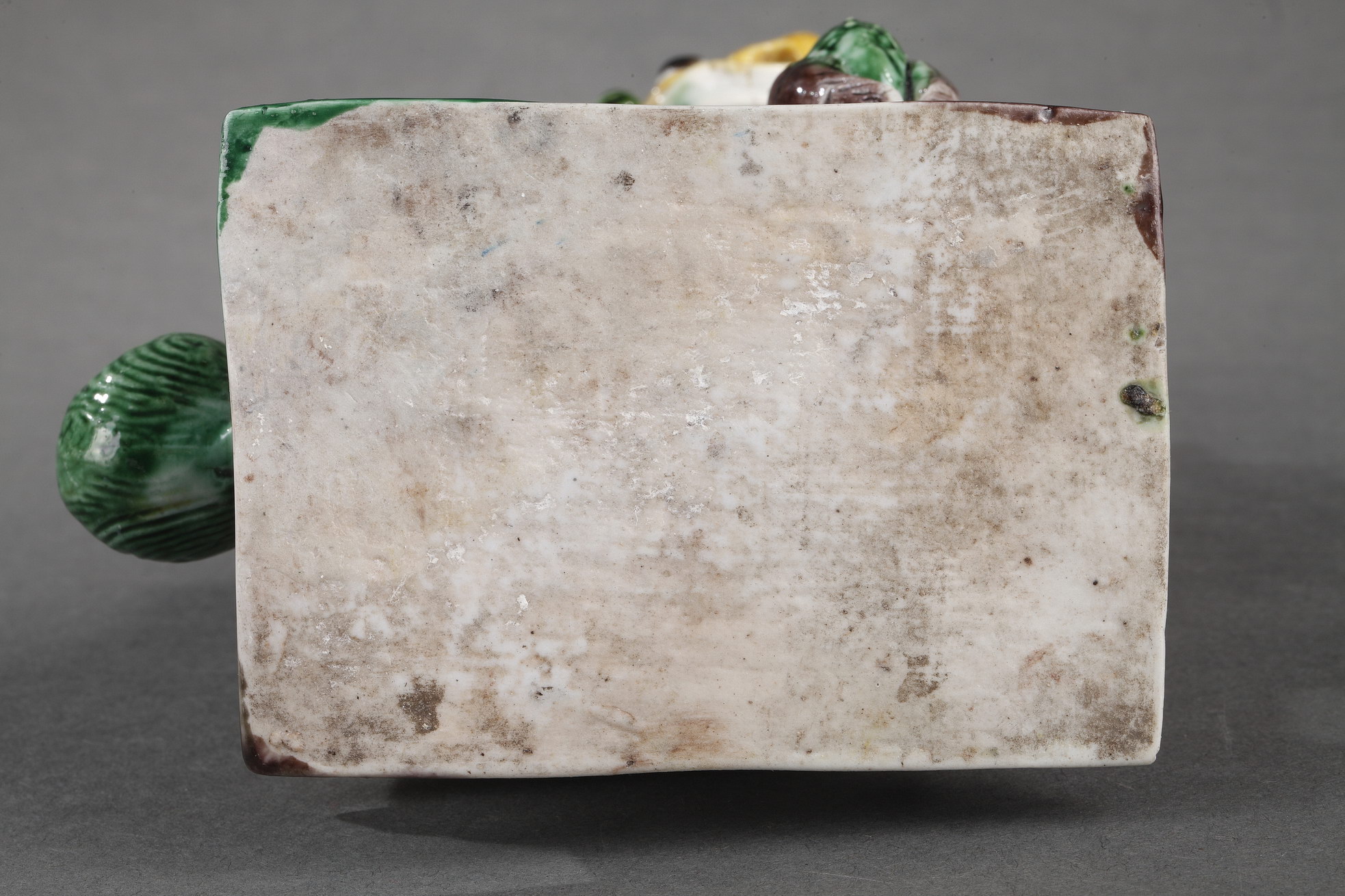 Polychrome : Fo dog  famille verte biscuit  Incense stick holder  -
Kangxi period 1662 1722