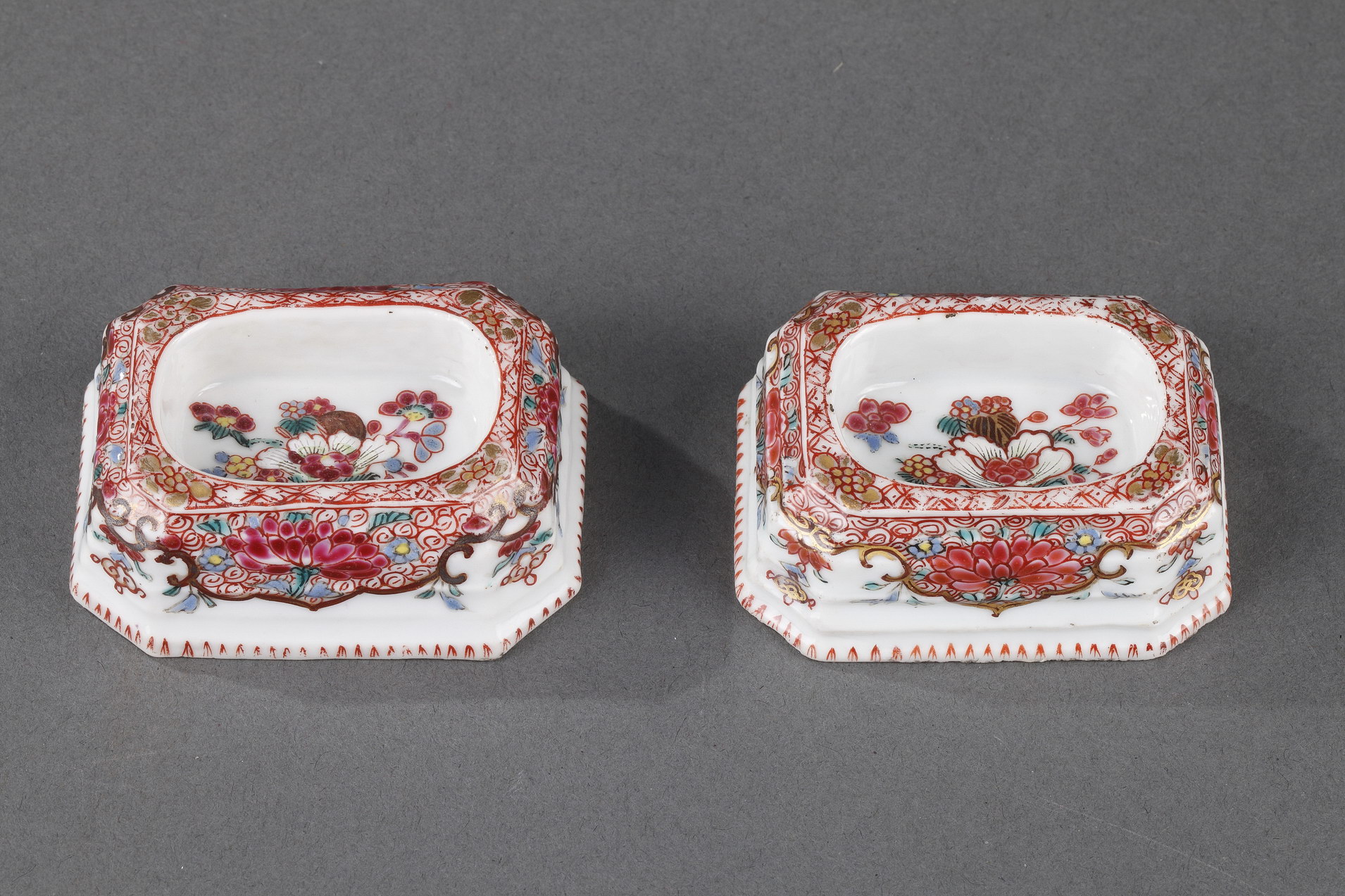 Polychrome : Pair of salt cellar porcelain Famille Rose - Qianlong period 1736/1795