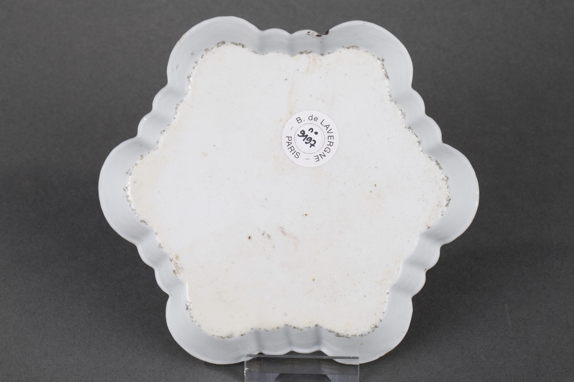 Polychrome : Pattipan Famille Rose porcelain with Europeab pattern: The departure of the pilgrims for the island of Kythera an engraving by Bernard Picart from 1708 .. Qianlong perios (1736/1795) circa 1750