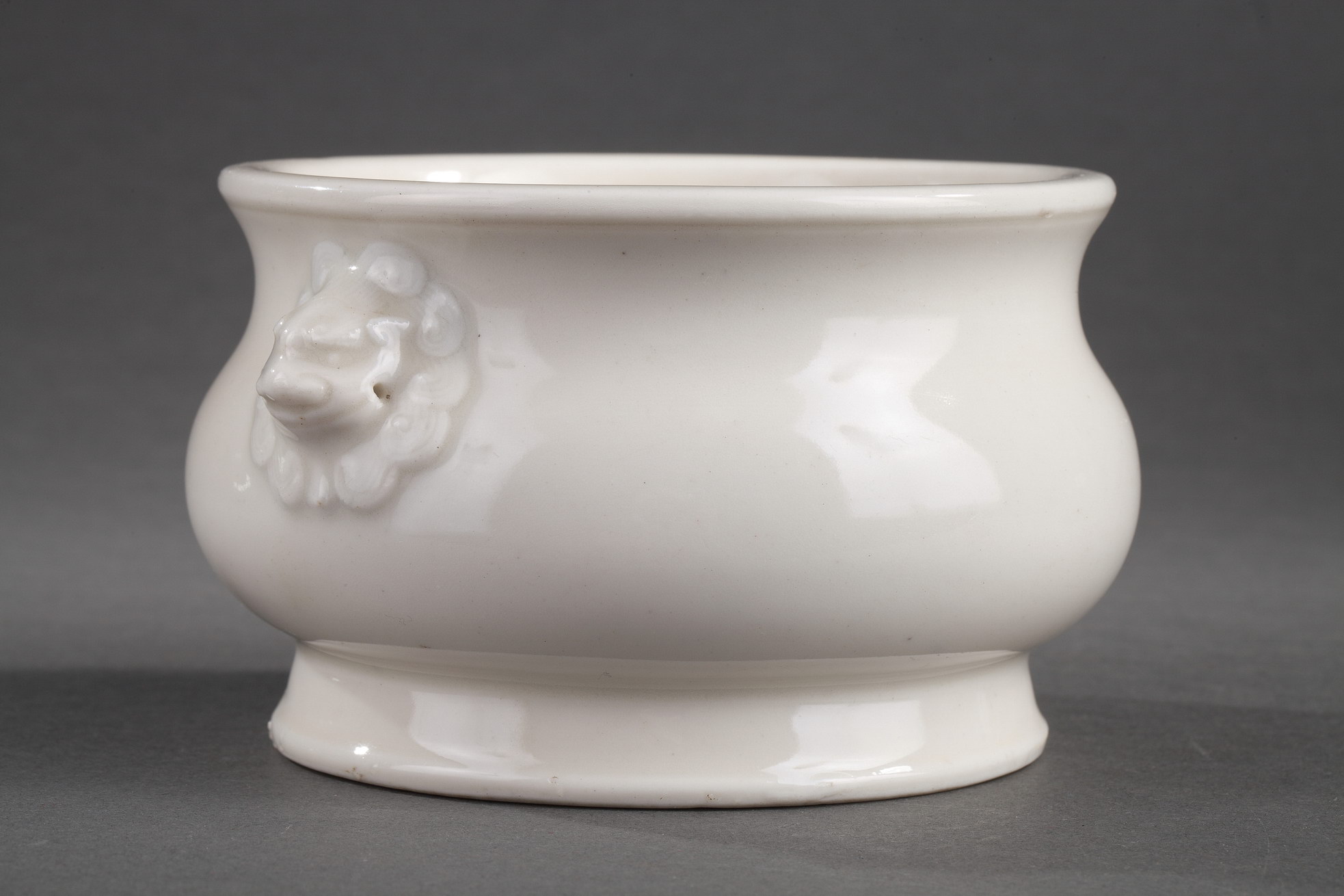 Blue White : Chinese blanc de Chine censer with lion masks - Stamped seal mark An Zhi on the base .
The character An  may refer to the workshop where the potters worked in the room --    in which the owner used the censer  -  Dehua kilns (  Fujian province )  - Kangxi period  1662/1722  -