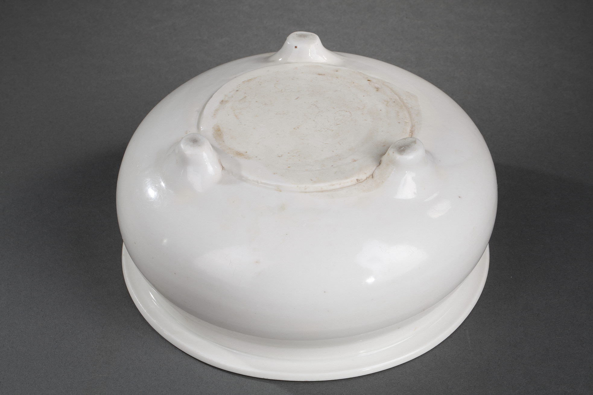 Blue White : Large Chinese blanc de Chine tripod censer of creamy tone - Dehua kilns (Fujian province) - Chinese 1640/1660
