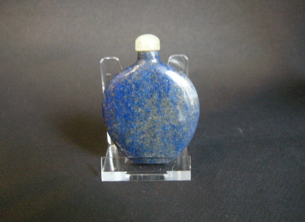 Tabatières : Flacon tabatière en lapis lazuli en forme d ecusson - Chine 18/19em siècle -