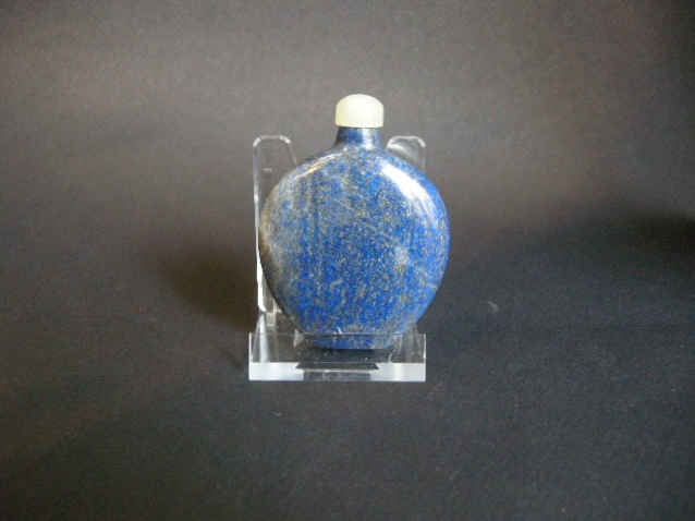 Tabatières : Flacon tabatière en lapis lazuli en forme d ecusson - Chine 18/19em siècle -