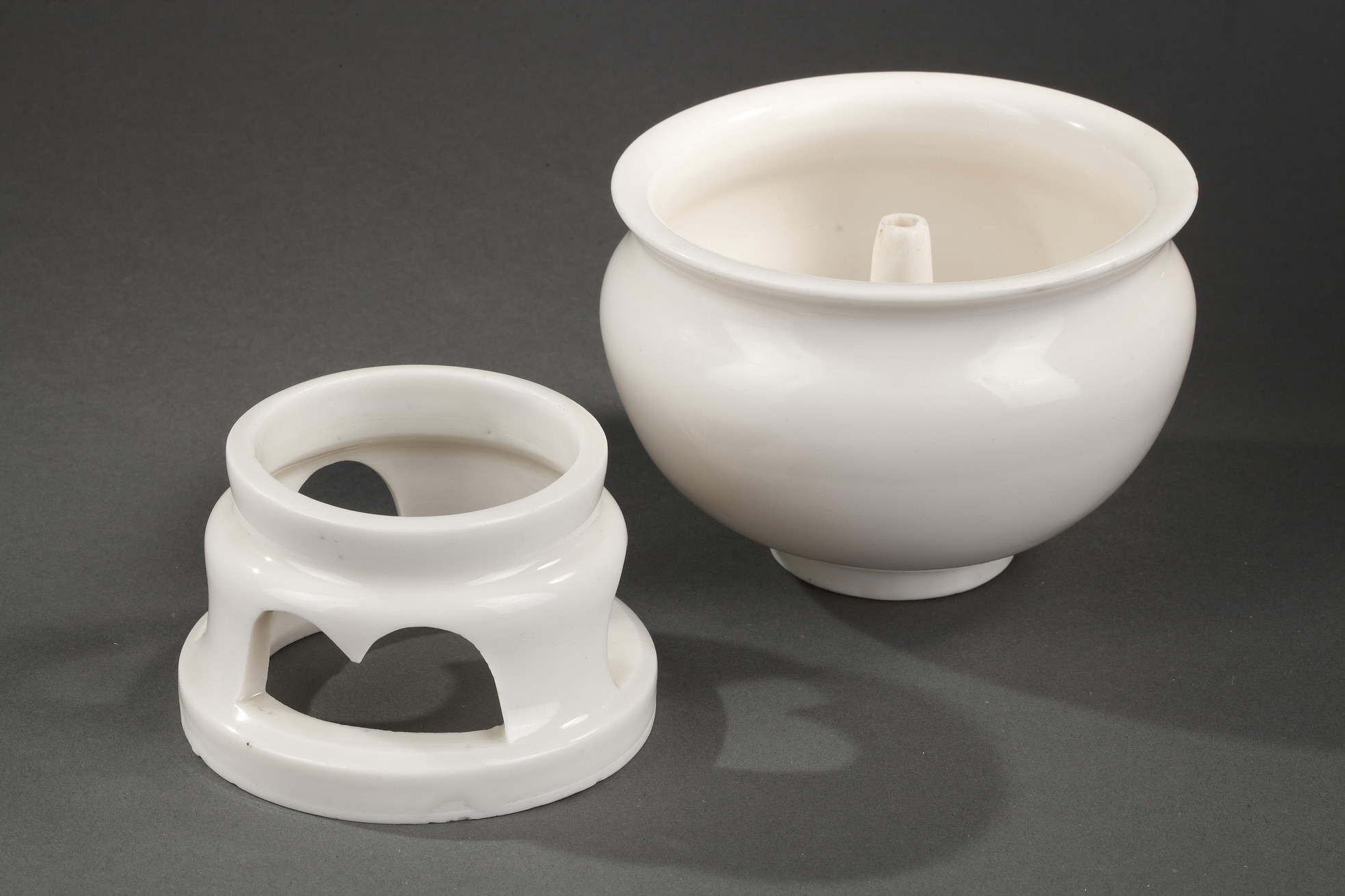Blue White : Rare  "blanc de chine" porcelain  - Oil lamp and stand shape -
Dehua Kilns   Fujian province
circa 17° century