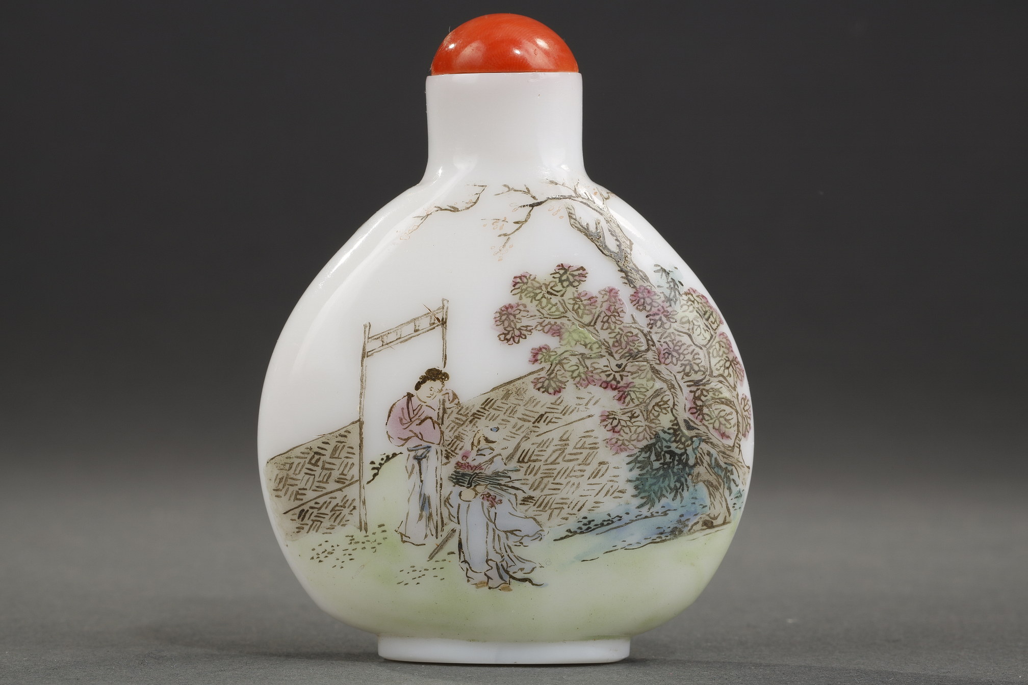 Snuff Bottles : Enamelled glass snuff bottle on white background of characters in landscapes - Attributed to the workshops of Yangzhou - Qianlong mark -  late 18th century