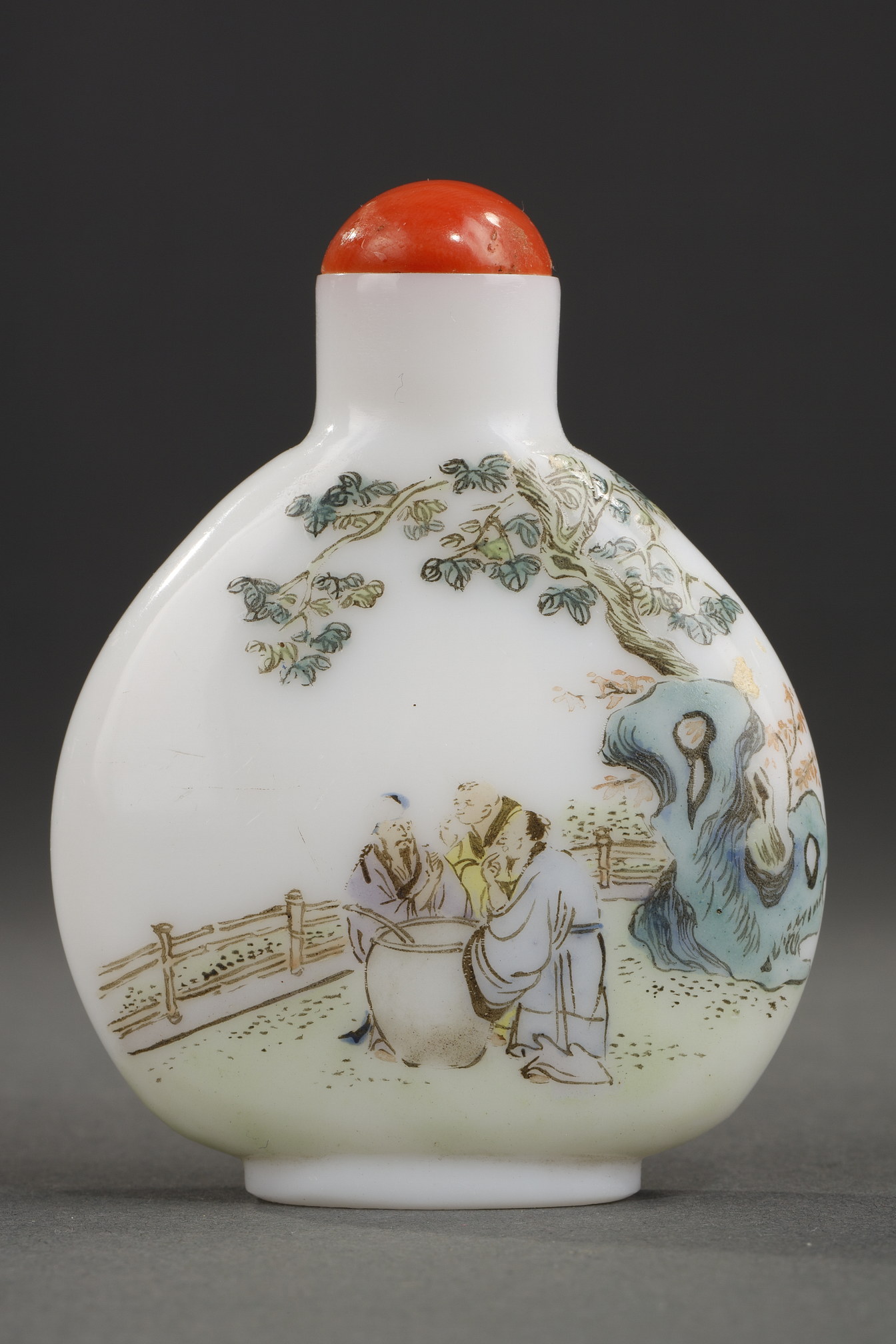 Snuff Bottles : Enamelled glass snuff bottle on white background of characters in landscapes - Attributed to the workshops of Yangzhou - Qianlong mark -  late 18th century
