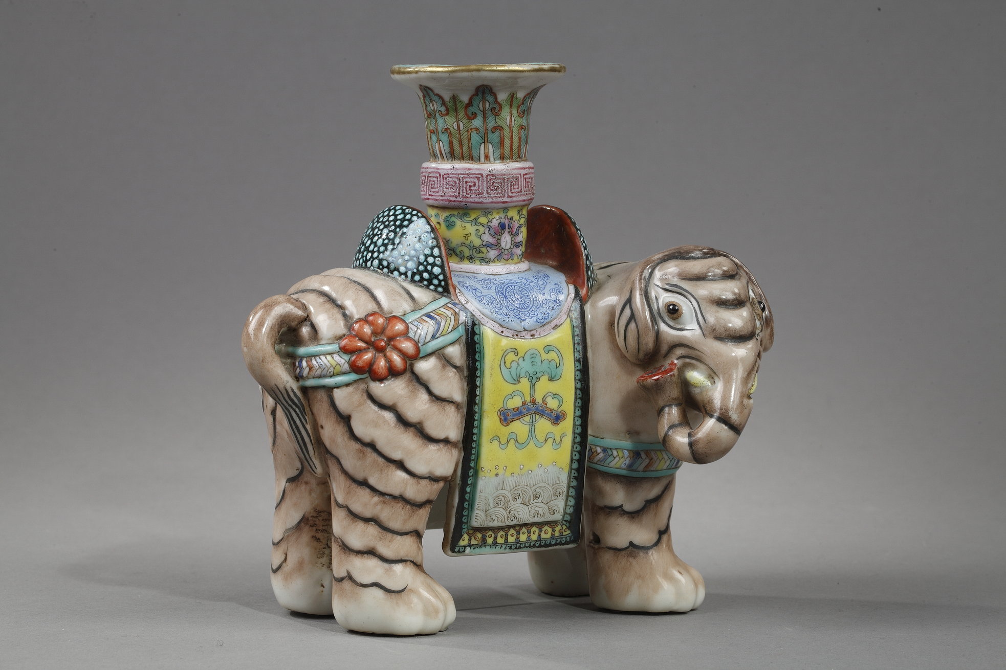 Polychrome : Small porcelain  elephant figure candel stick  - 19th century -

H 13,5cm