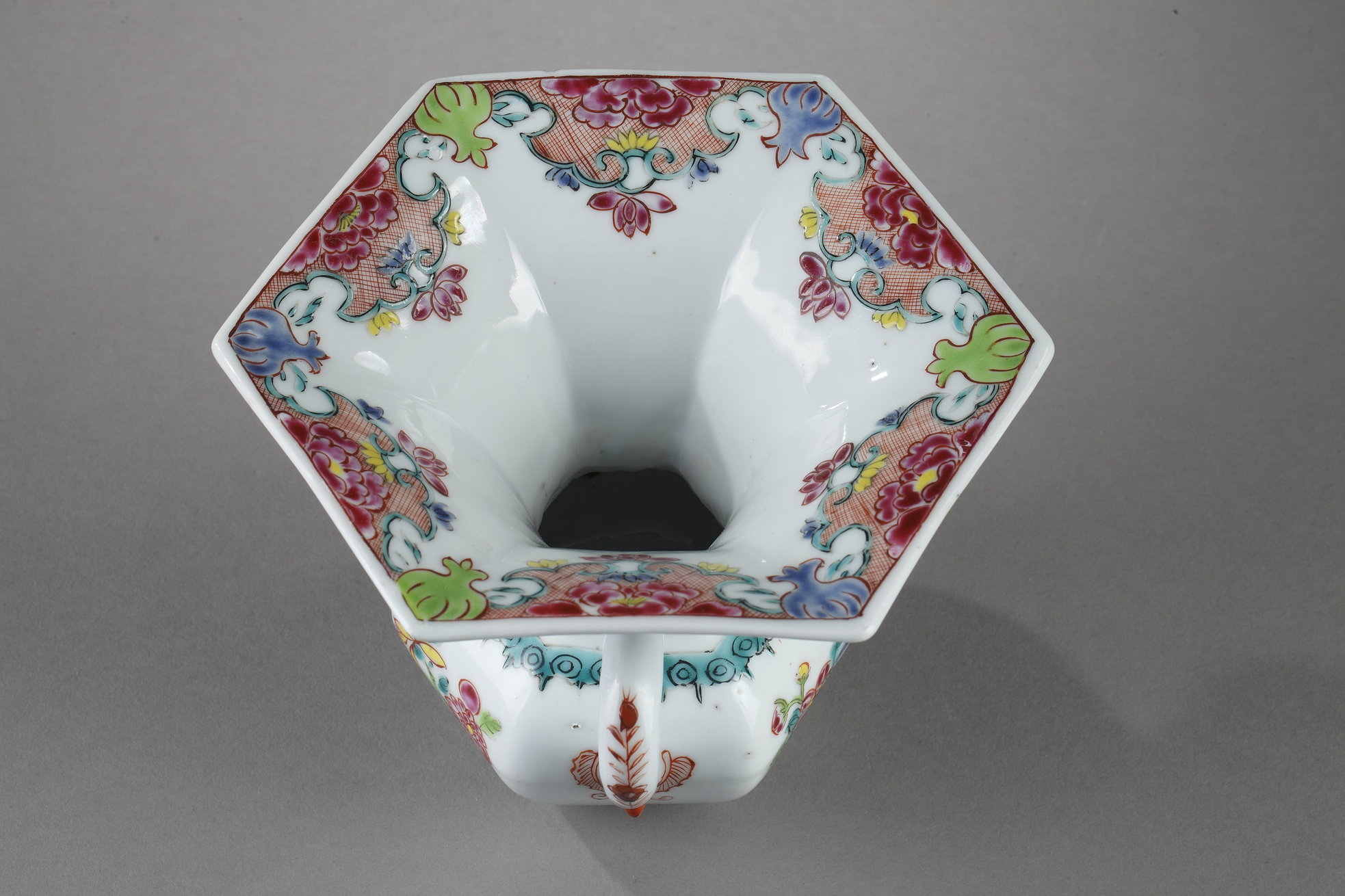 Polychrome : Zadou  Famille rose porcelain decorated with a bird and flowers -  Qianlong period 1736/1795
