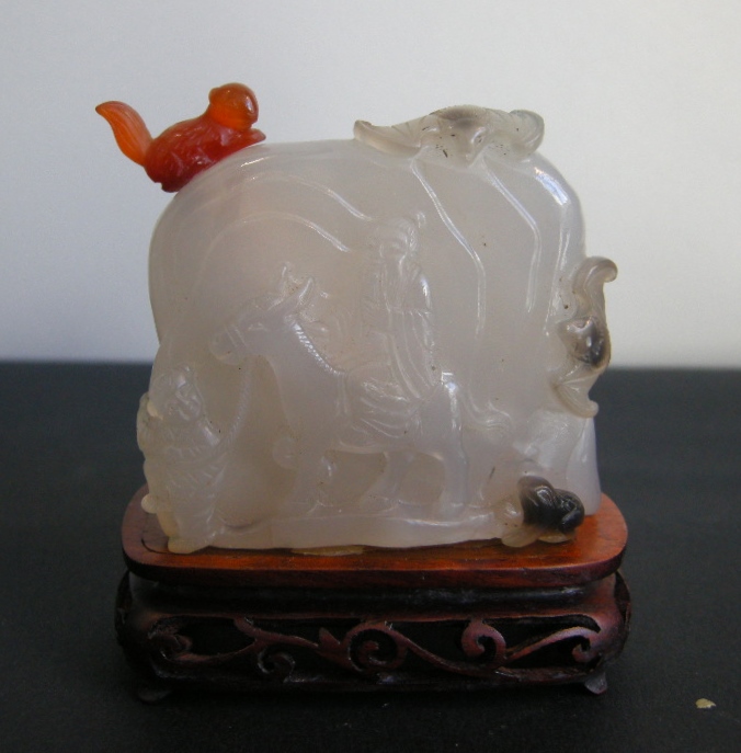 Works of Art : Miniature rock in carved agate  Meng Haoran and his servant and bats (Transformed in a snuffbottle) stopper  in carnelian in the shape of a squirrel -
China 1880/1940