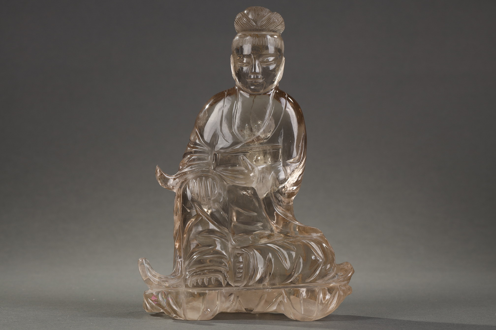 Works of Art : Guanyin  sculpted in rock crystal smoked  - China late 18th century or first part 19th century