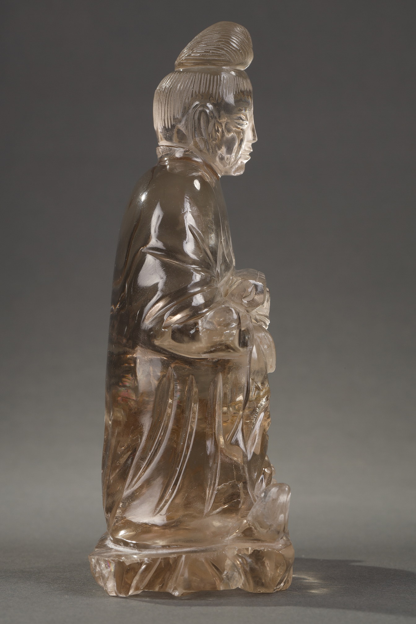 Works of Art : Guanyin  sculpted in rock crystal smoked  - China late 18th century or first part 19th century