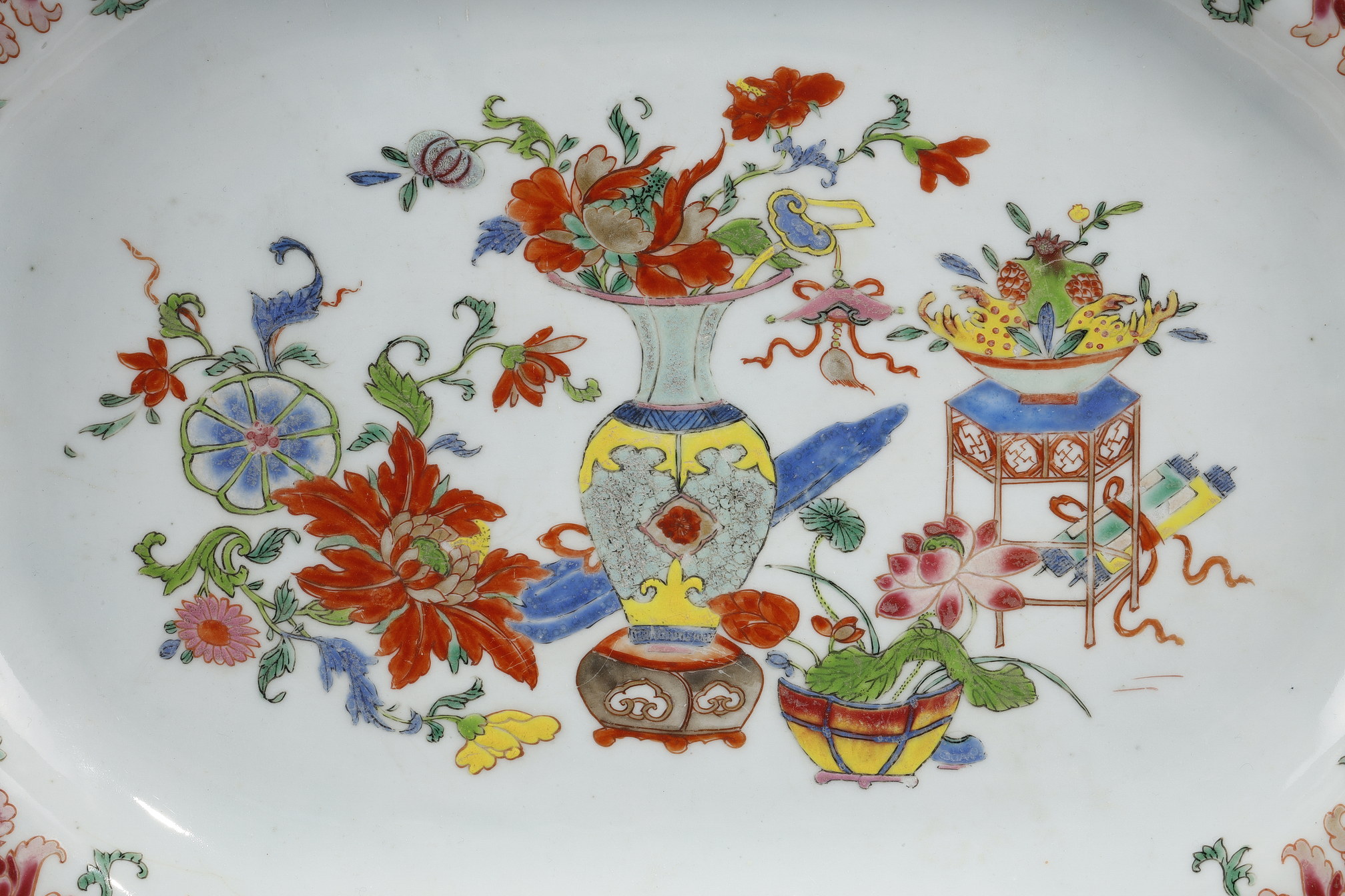 Polychrome : Pair of dish Famille rose porcelain mobilar decor and flowers - Yongzheng period 1723/1735