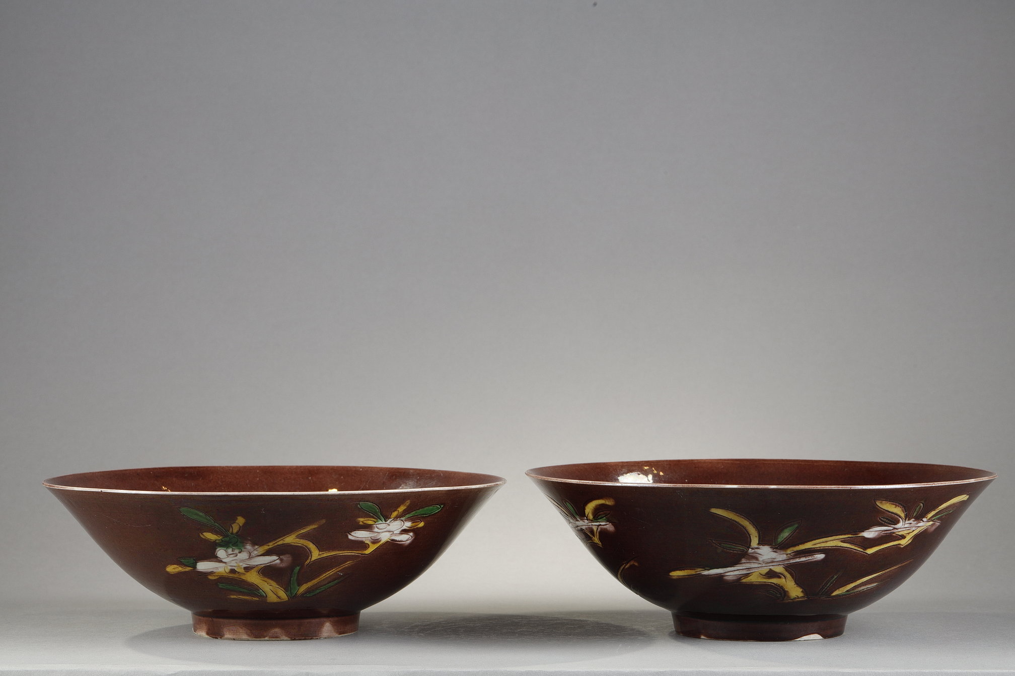 Polychrome : Pair of brinjal bowls biscuit aubergine color - Kang xi period 1662/1722