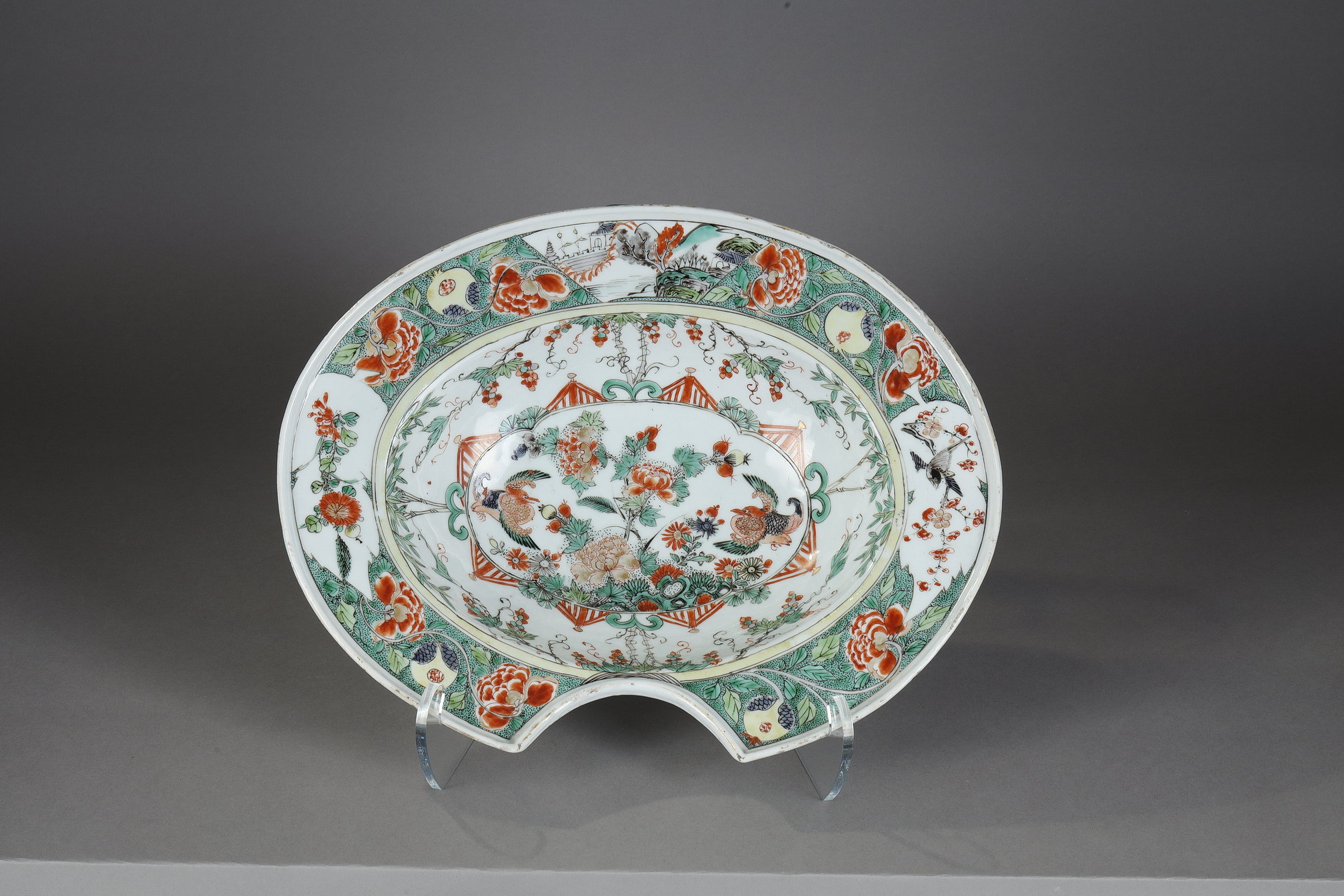 Polychrome : Barber dish Famille Verte porcelain (Occidental shape) - Kangxi period 1662/1722