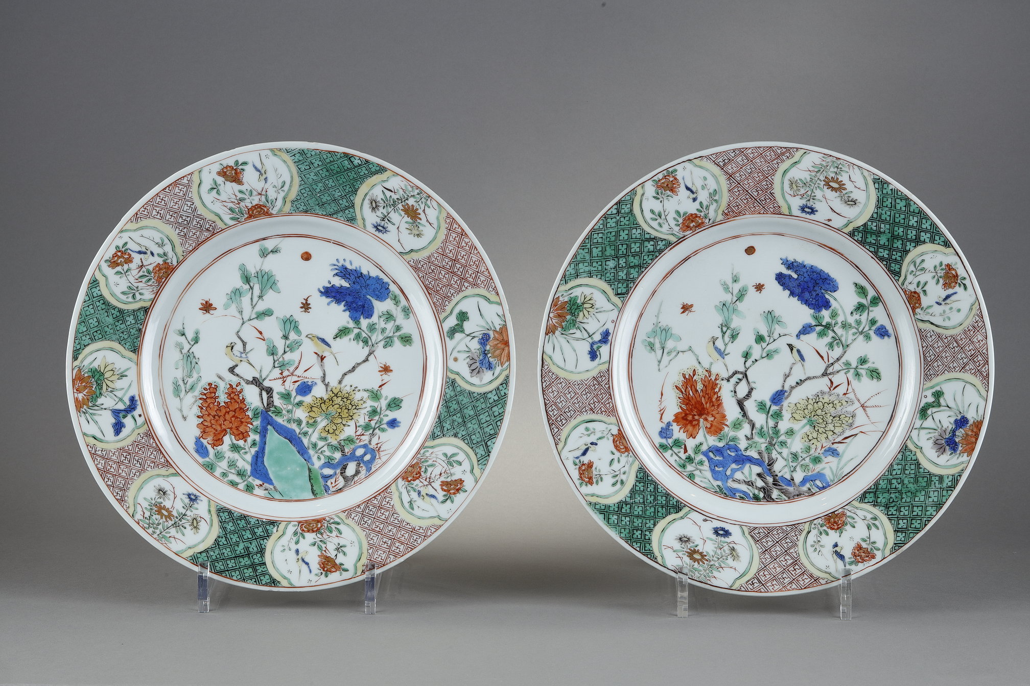 Polychrome : Pair of small dish famille verte - Kangxi period 1662/1722
Diam 27,5cm