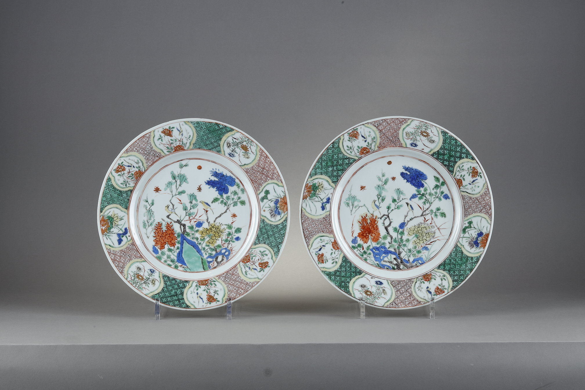Polychrome : Pair of small dish famille verte - Kangxi period 1662/1722
Diam 27,5cm