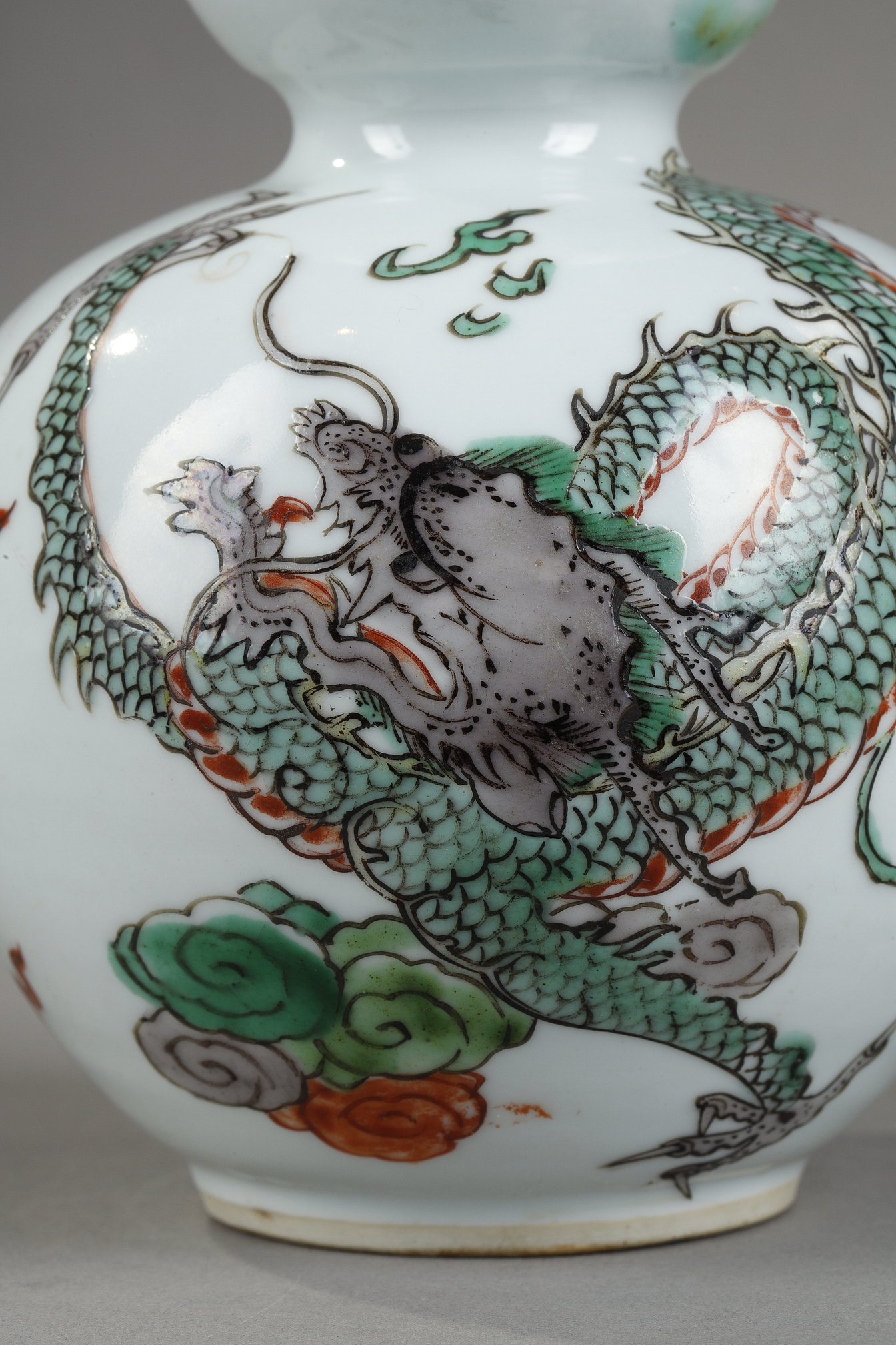 Polychrome : Vase double gourd porcelain Famille Verte - with a dragon -
Kangxi period 1736/1795