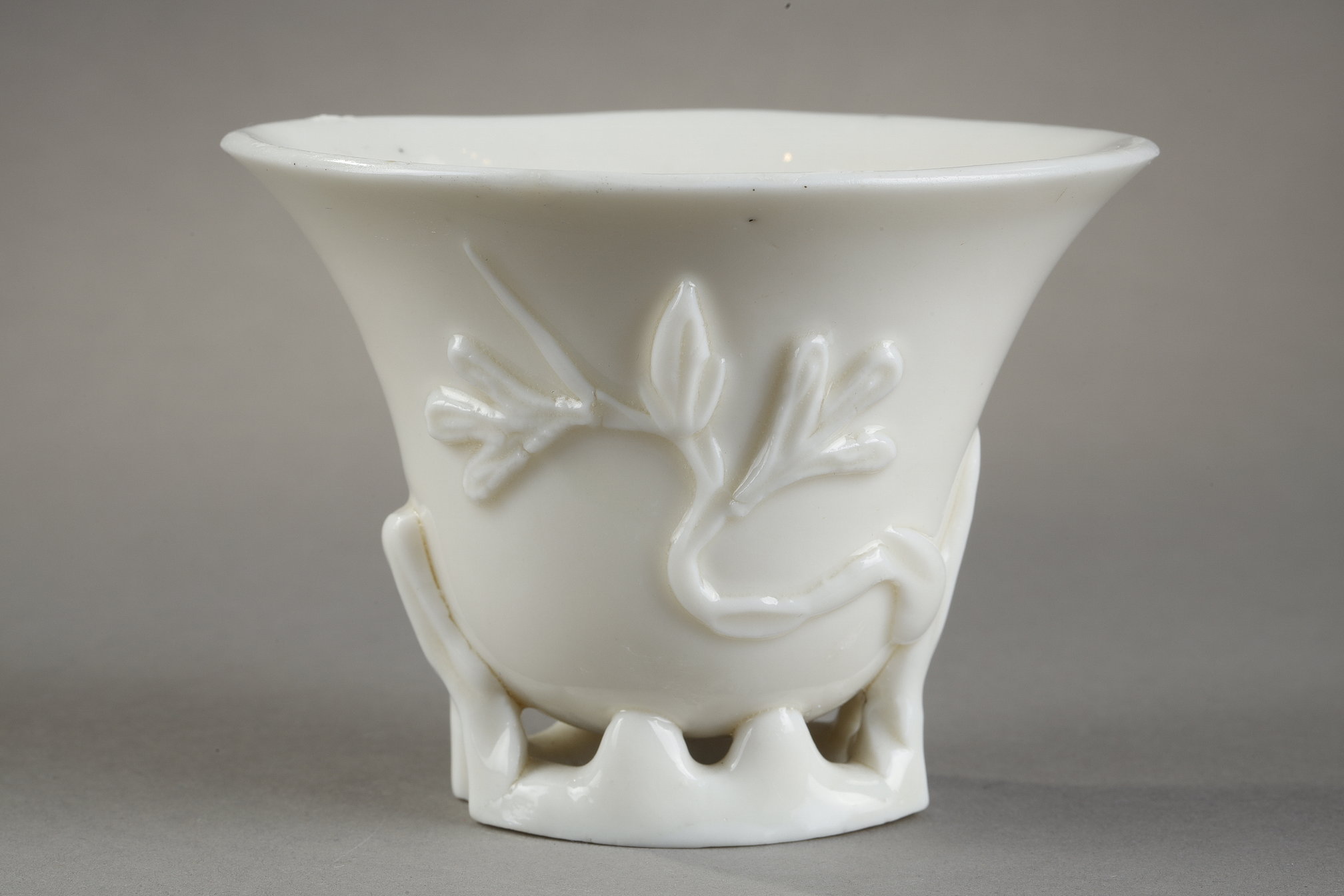 Blue White : Cup magnolia blanc de Chine porcelain - Dehua kilns Fujian province - 1640/1670 -
