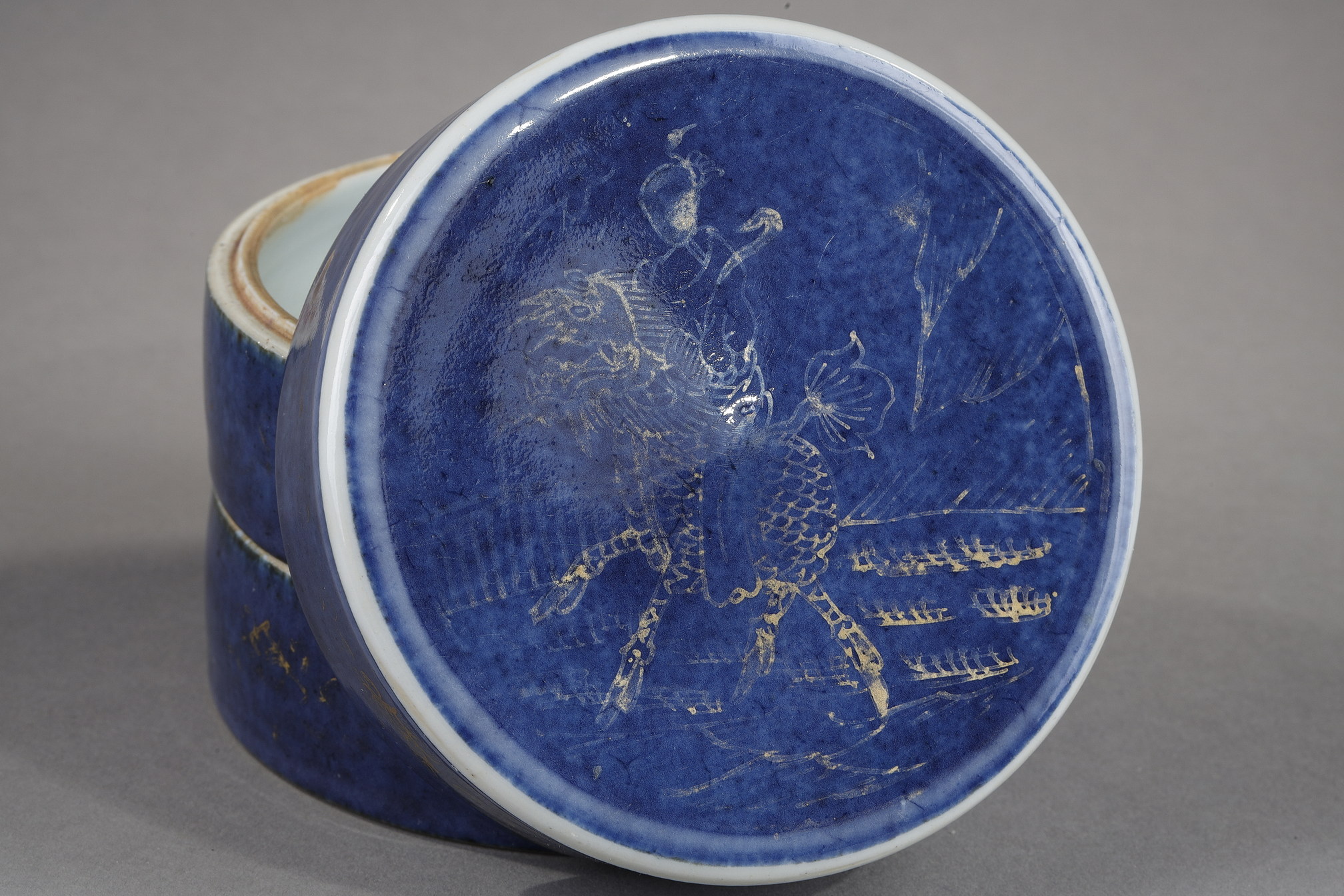 Blue White : Dining box has two compartments in blue powder porcelain enamelled gold with an immortal on a qilin and Buddhist objects (gold as usually worn) Kangxi period 1662/1722