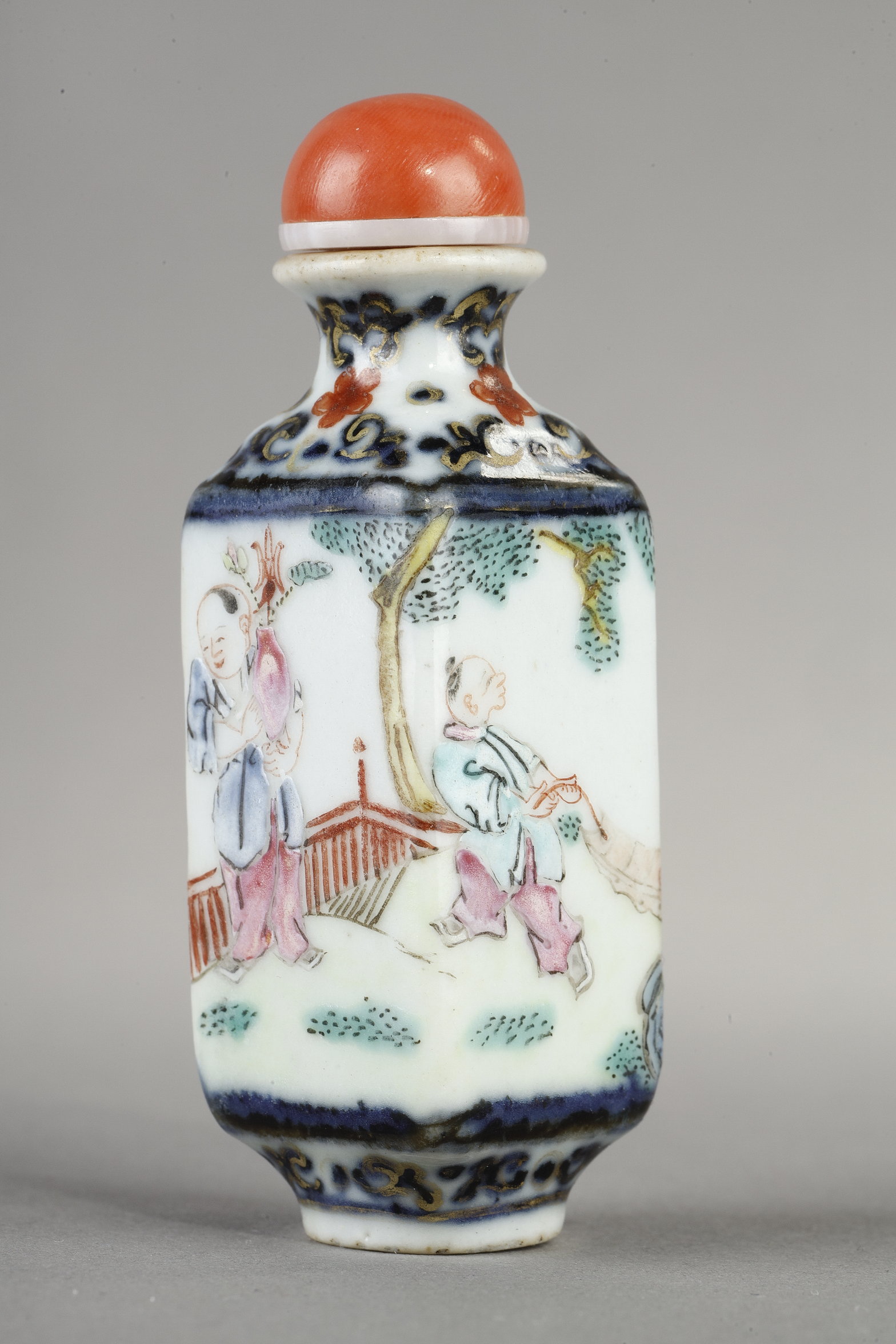 Snuff Bottles : Porcelain quadrangular snuff bottle with a child on each side - China mark and period Qianlong around 1790 /95