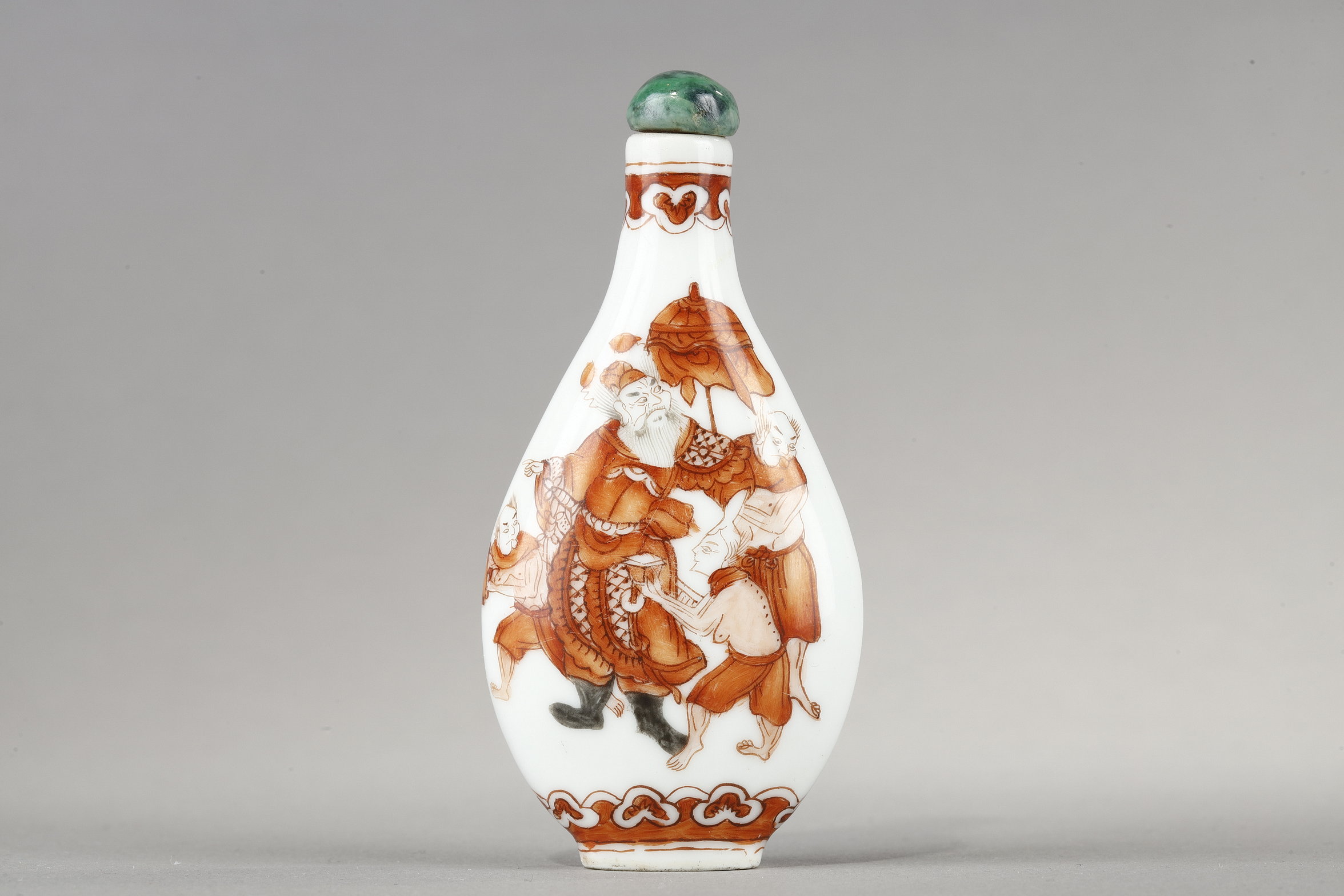 Snuff Bottles : Snuff bottle pear-shaped porcelain  with iron red decor by Zhong Kui and gnomes - China 1821/1850