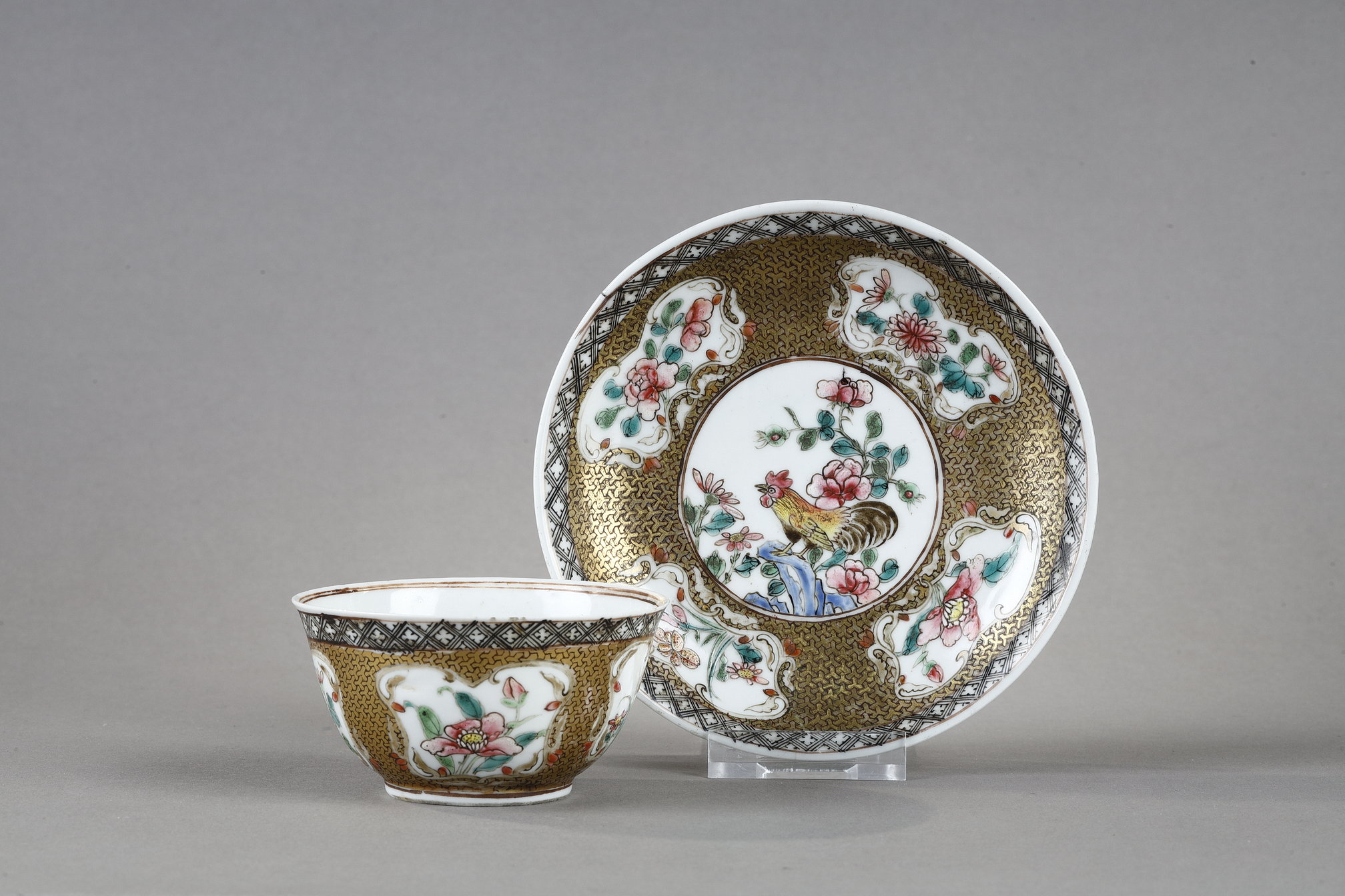 Polychrome : Cup and saucer fine porcelain " Famille rose"  - Chine epoque Yongzheng 1723/1735